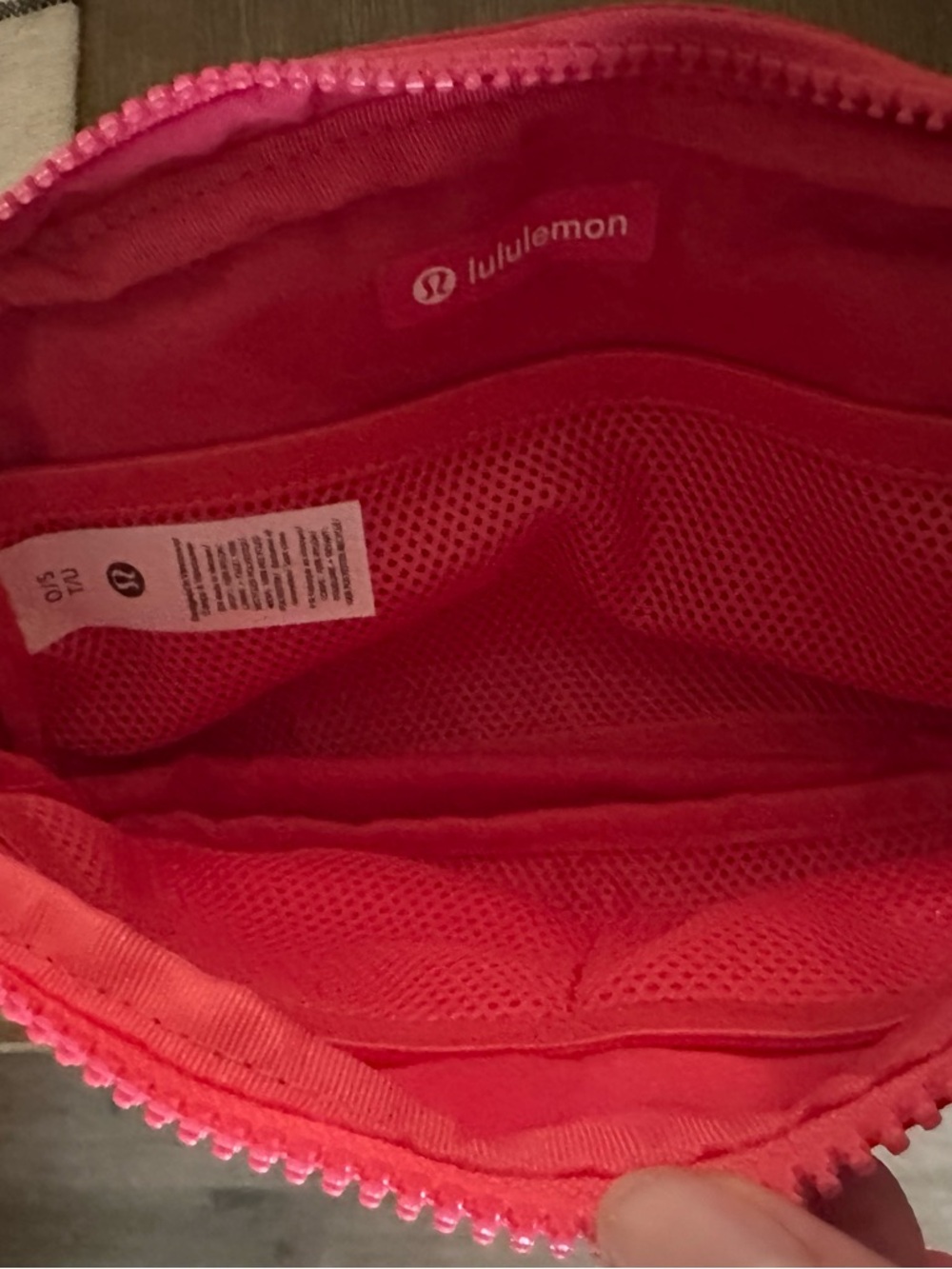 lululemon Everywhere Belt Bag 1 Liter -GLAZE PINK - NWOT - Picture 6 of 6